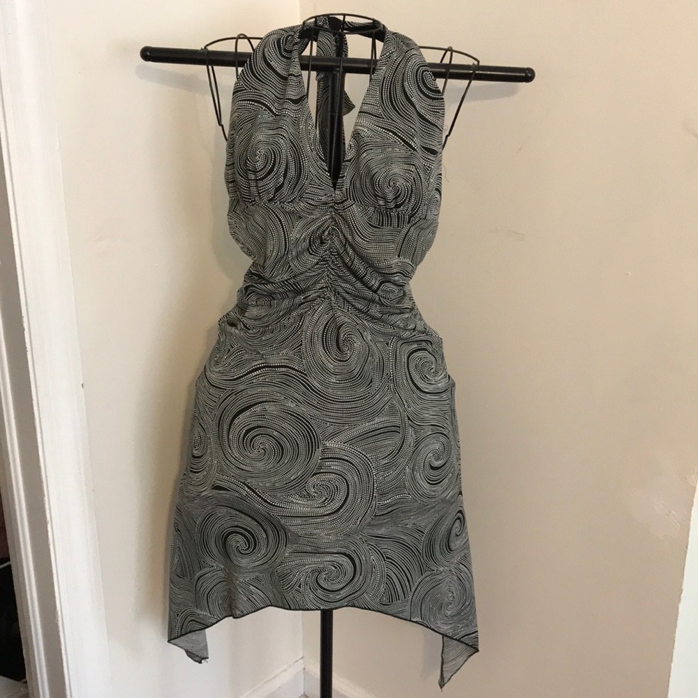 Black/white halter dress